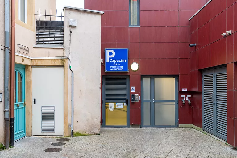 Entrée piétons parking des Capuçins Thionville